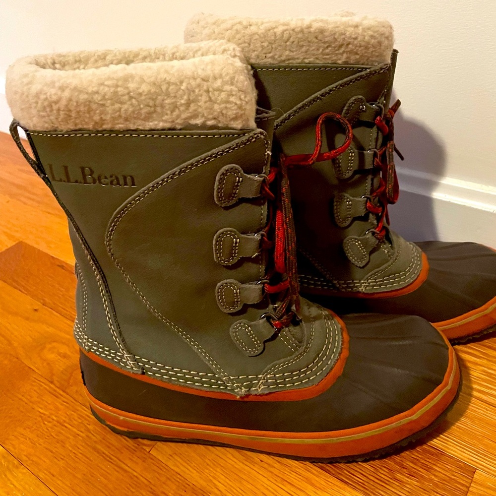 Kids Size 5 LLBean snow boots